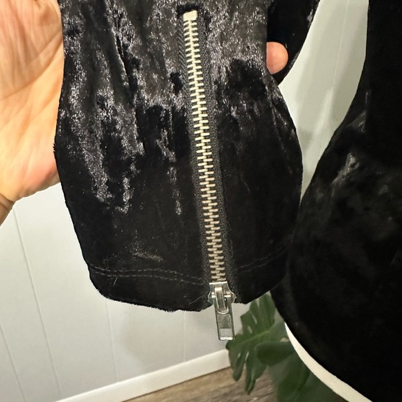 🔥 Disney Pixar COCO  black Velvet with red Roses classic jacket with excellent. - Picture 3 of 9